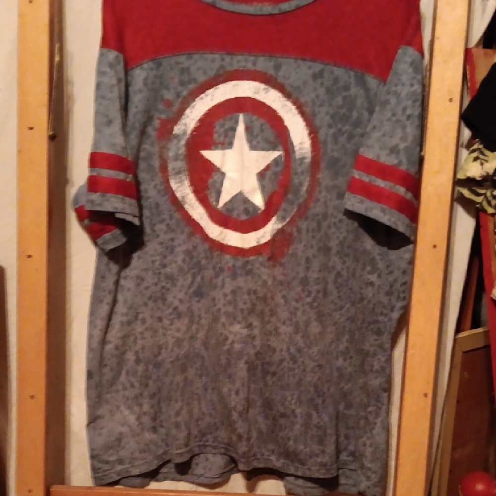 Official Marvel Grahic Captain America Tèe